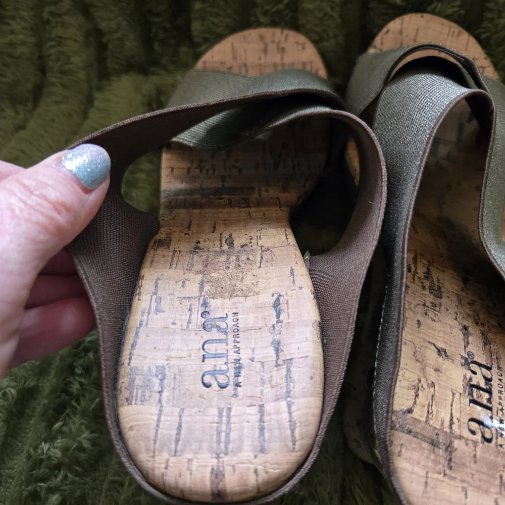 Anna Shimmering Silver Wedge Sandals - Picture 5 of 6